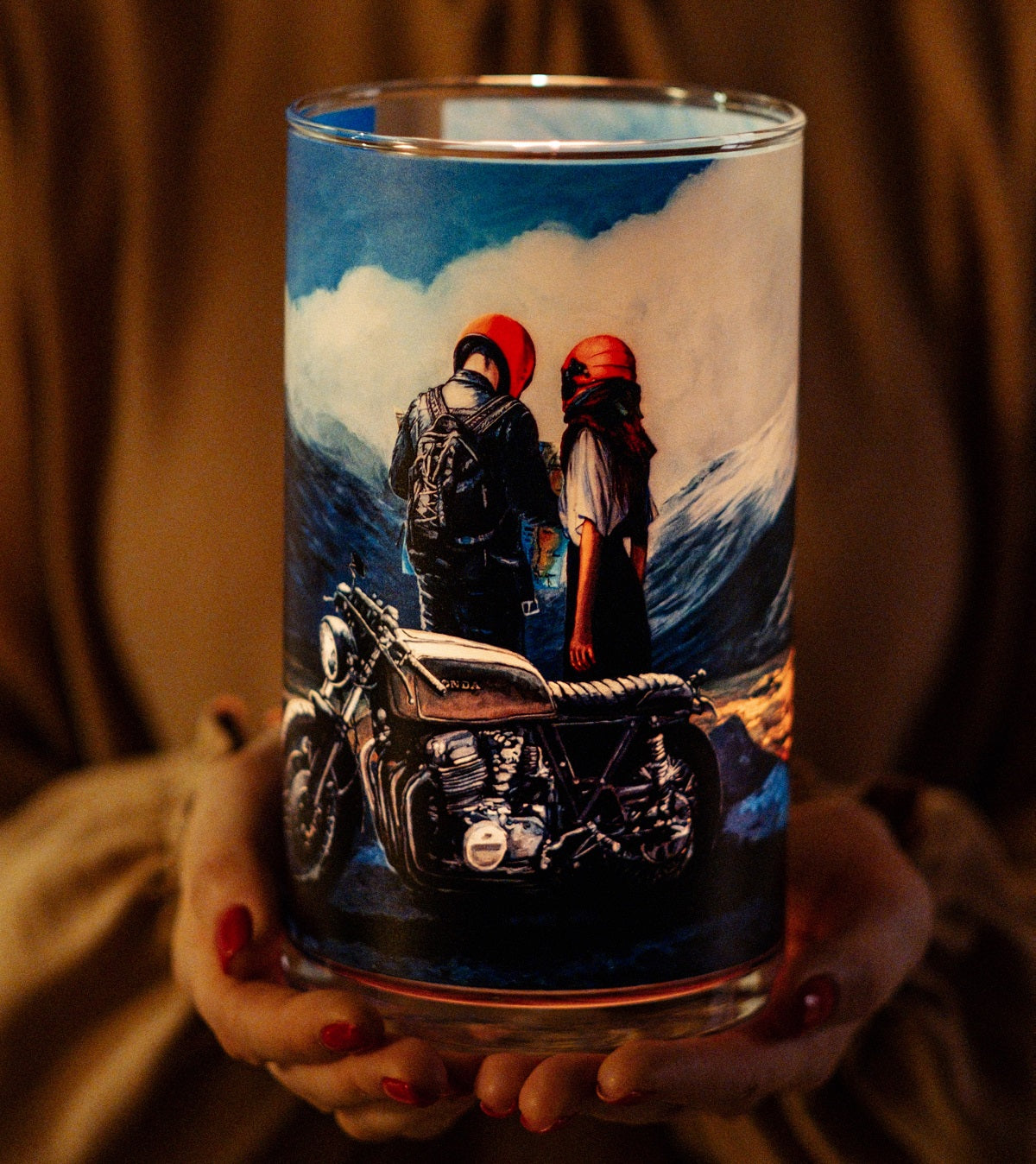 Atomra Home ''Where do we go now'' glass candle, vase, holder, long burning hours, interior design, decoration, couple, home interior design, decor, zero waste, eco friendly, 2022